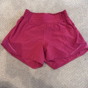 Lululemon Hottie Hot Shorts 2.5